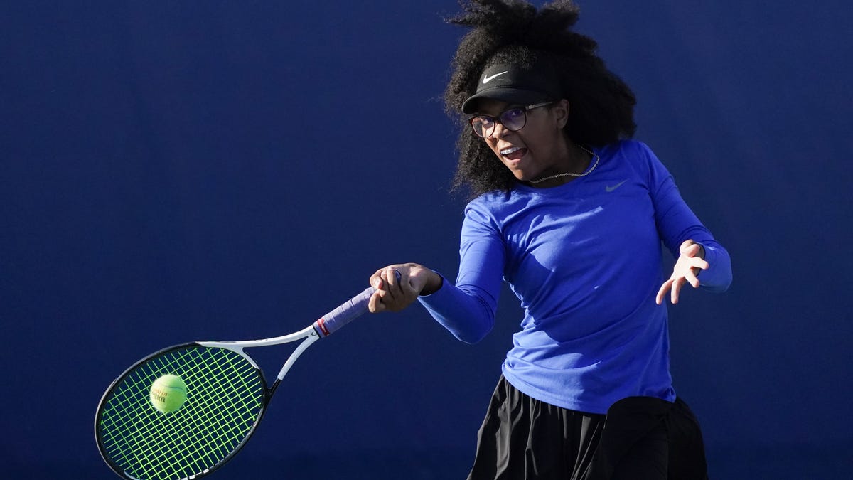 freshman-amiya-bowles-wins-bexley-girls-tennis-team
