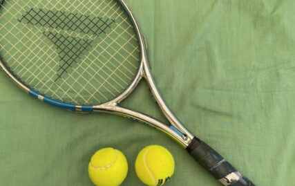 players-see-'red'-as-tennis-foes-battle-it-out