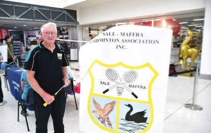 pop-up-badminton-court-attracts-shoppers-–-gippsland-times