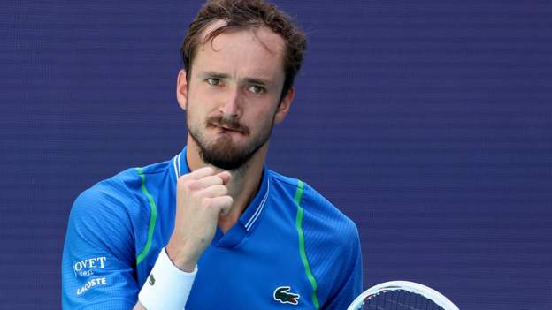 miami-open-2023:-daniil-medvedev-beats-jannik-sinner-to-win-fourth-title-of-year