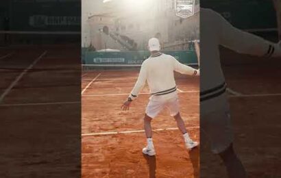 grigor-dimitrov-backhand-with-a-wooden-racket!-(&-funny-reaction)-