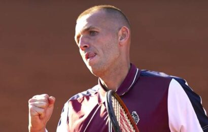barcelona-open:-cameron-norrie-out-but-dan-evans-beats-karen-khachanov