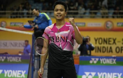 world-number-two-ginting-storms-into-singapore-badminton-open-semis