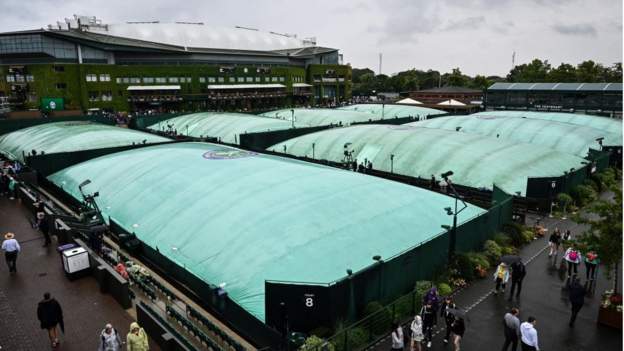 wimbledon-2023:-day-three-sees-jodie-burrage,-iga-swiatek-and-novak-djokovic-on-centre-court