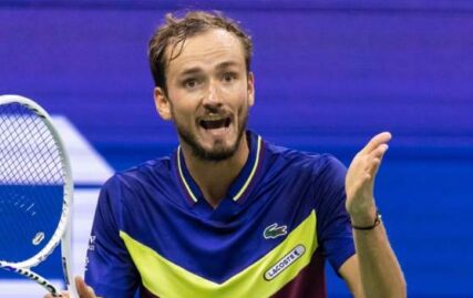 us-open-2023-results:-daniil-medvedev,-jannik-sinner-and-andrey-rublev-book-fourth-round-places