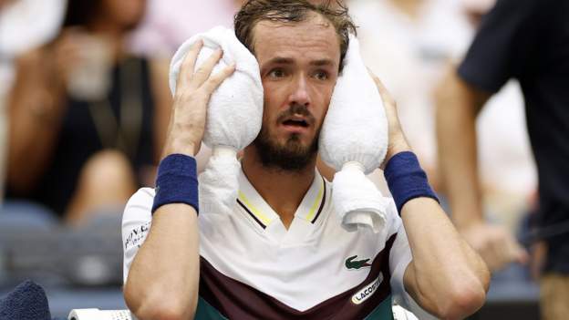 us-open-2023-results:-daniil-medvedev-overcomes-heat-to-beat-andrey-rublev,-carlos-alcaraz-wins
