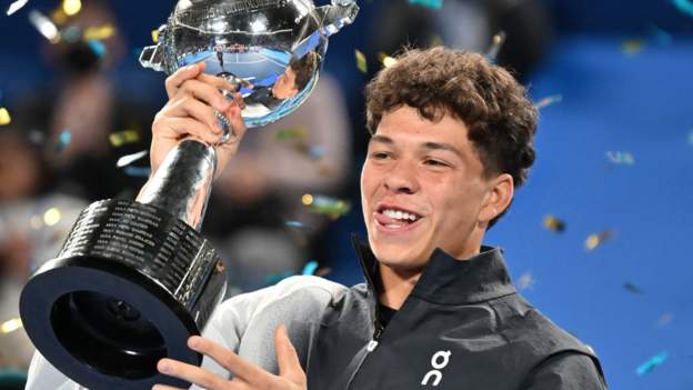 japan-open:-ben-shelton-claims-maiden-atp-tour-title-with-victory-in-japan