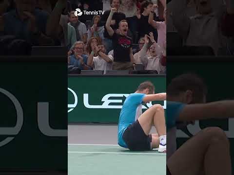 unbelievable-gasquet-diving-volley!