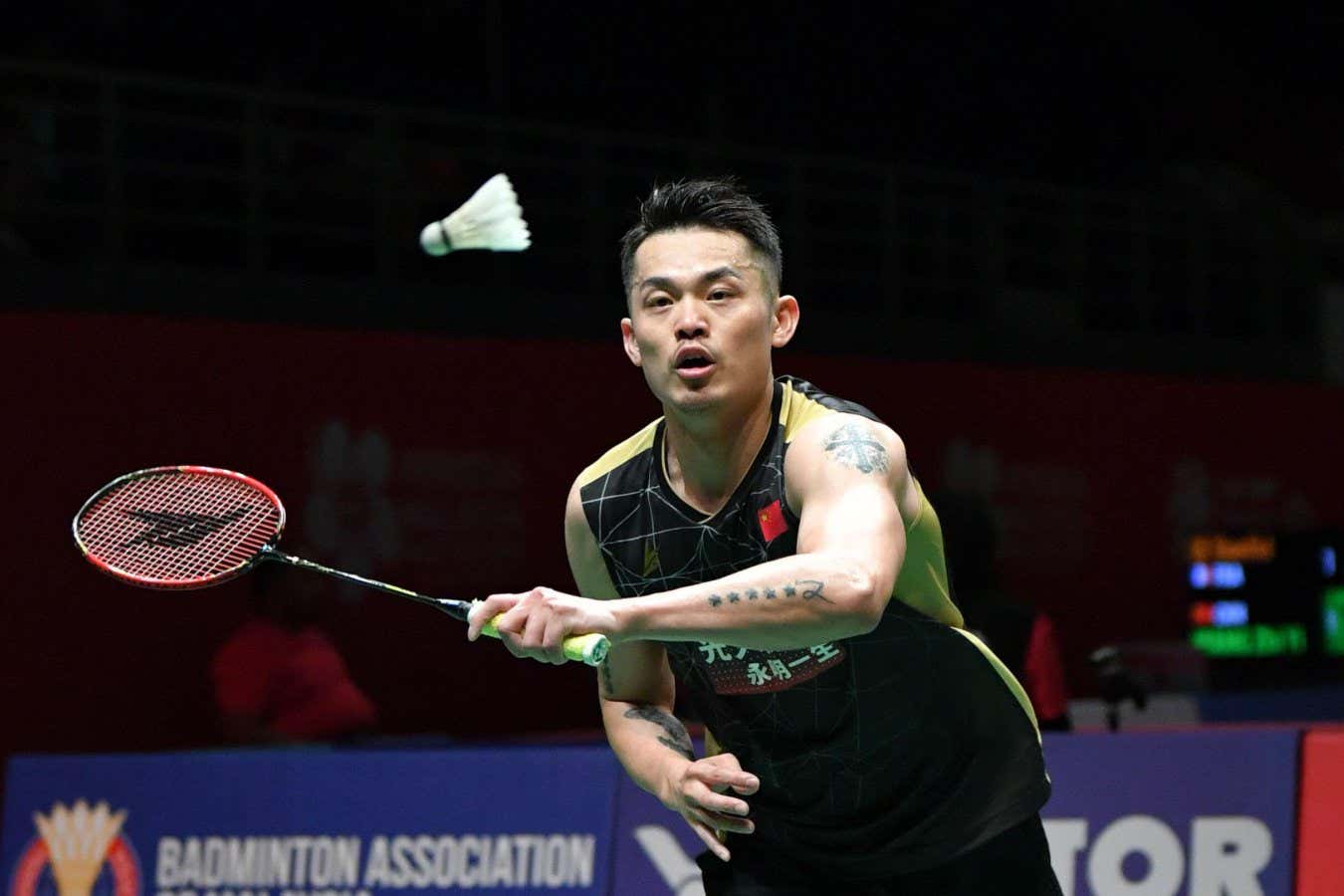 left-handed-people-have-a-slight-advantage-in-badminton
