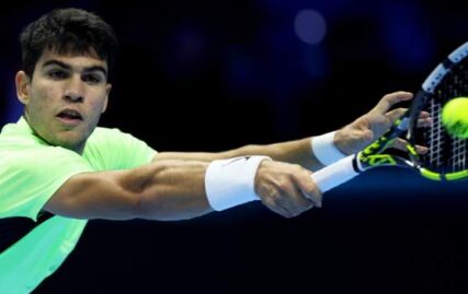 atp-finals-2023-results:-carlos-alcaraz-loses-to-alexander-zverev,-daniil-medvedev-wins