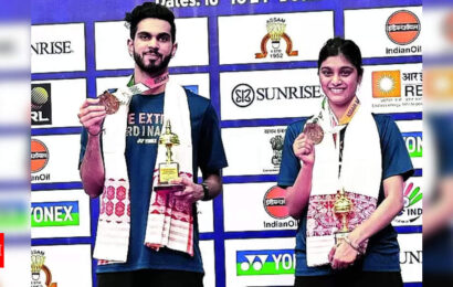 city-shuttler,-partner-shine-at-nat’l-badminton-c’ship