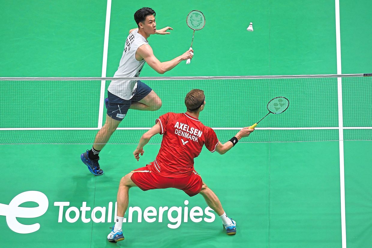 zii-jia-admits-he’s-left-far-behind-after-defeat-to-axelsen