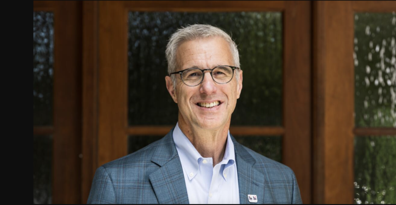 la-2028-olympic-committee-names-reynold-hoover-its-new-ceo