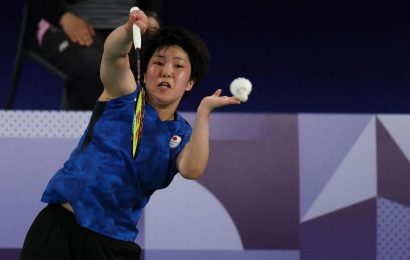 badminton-yamaguchi-and-kim-survive-close-calls-in-final-group-games