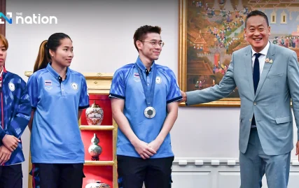 srettha-meets-the-‘pride-of-thai-people’-–-the-olympics-badminton-team