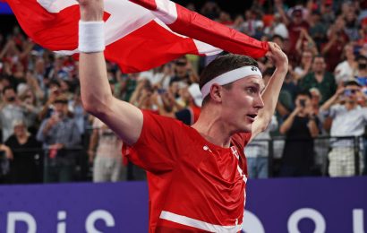 olympic-badminton-champion-viktor-axelsen-to-undergo-back-surgery-and-vows-to-“come-back-stronger”