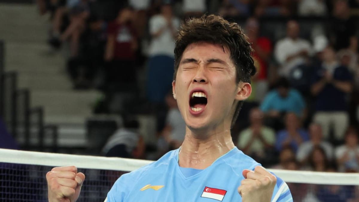 loh-kean-yew-stuns-china’s-world-number-1-shi-yu-qi,-through-to-badminton-asia-championships-semis