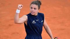 paolini-fights-back-to-reach-italian-open-semis