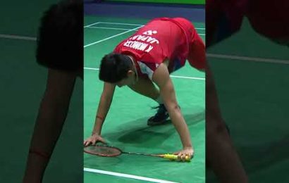 iconic-moment-from-legend-momota-#bwf-#badminton