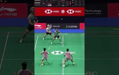 unbelievable-behind-the-back!-#shorts-#badminton-#bwf