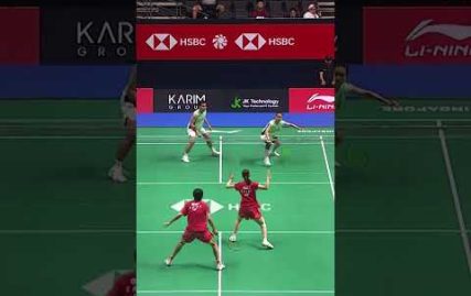 super-cross-court-shot!-#shorts-#badminton-#bwf