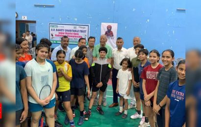 rd-baheti-charitable-trust-jaipur-district-open-badminton-championship-gets-underway;-dr-neeraj-k-pawan-inaugurates-week-long-competition