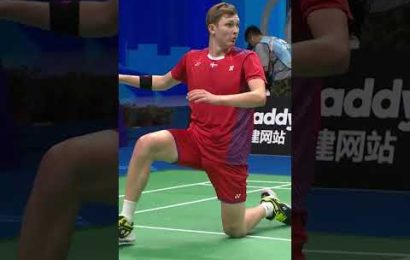 game-recognise-game-axelsen-respect-moment!-#bwf-#badminton