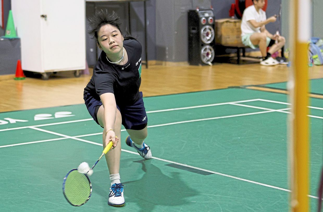 lee-mun-eyeing-sweet-success-in-badminton,-thanks-to-pei-tty